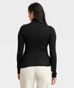 Women's Long Sleeve Mock Turtleneck T-Shirt - Universal Thread™ Pink